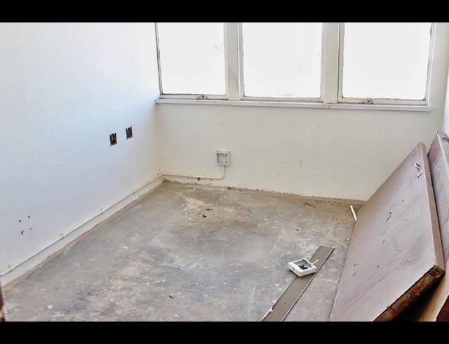 245M² BUILDING TO LET IN BOKSBURG CENTRAL